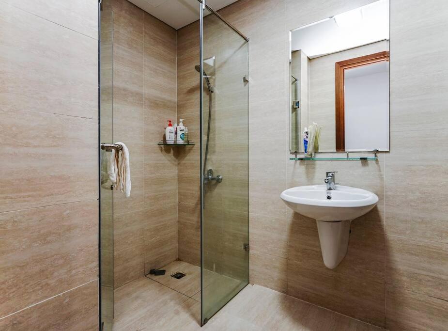 *Ha Long Homestay @ Sunrise Apartment- 4 Br Exterior photo